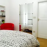 Temporary House Oberdan Apartman *