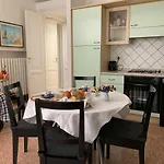 Temporary House Oberdan Apartman *