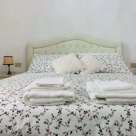 欧泊丹坦波拉里公寓 *