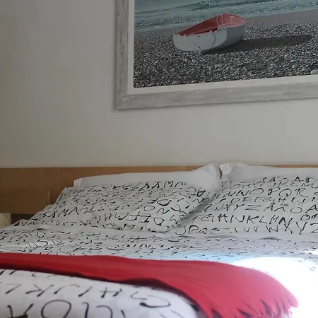 Temporary House Oberdan 아파트