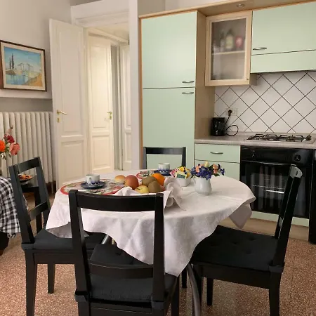 Temporary House Oberdan דירה *